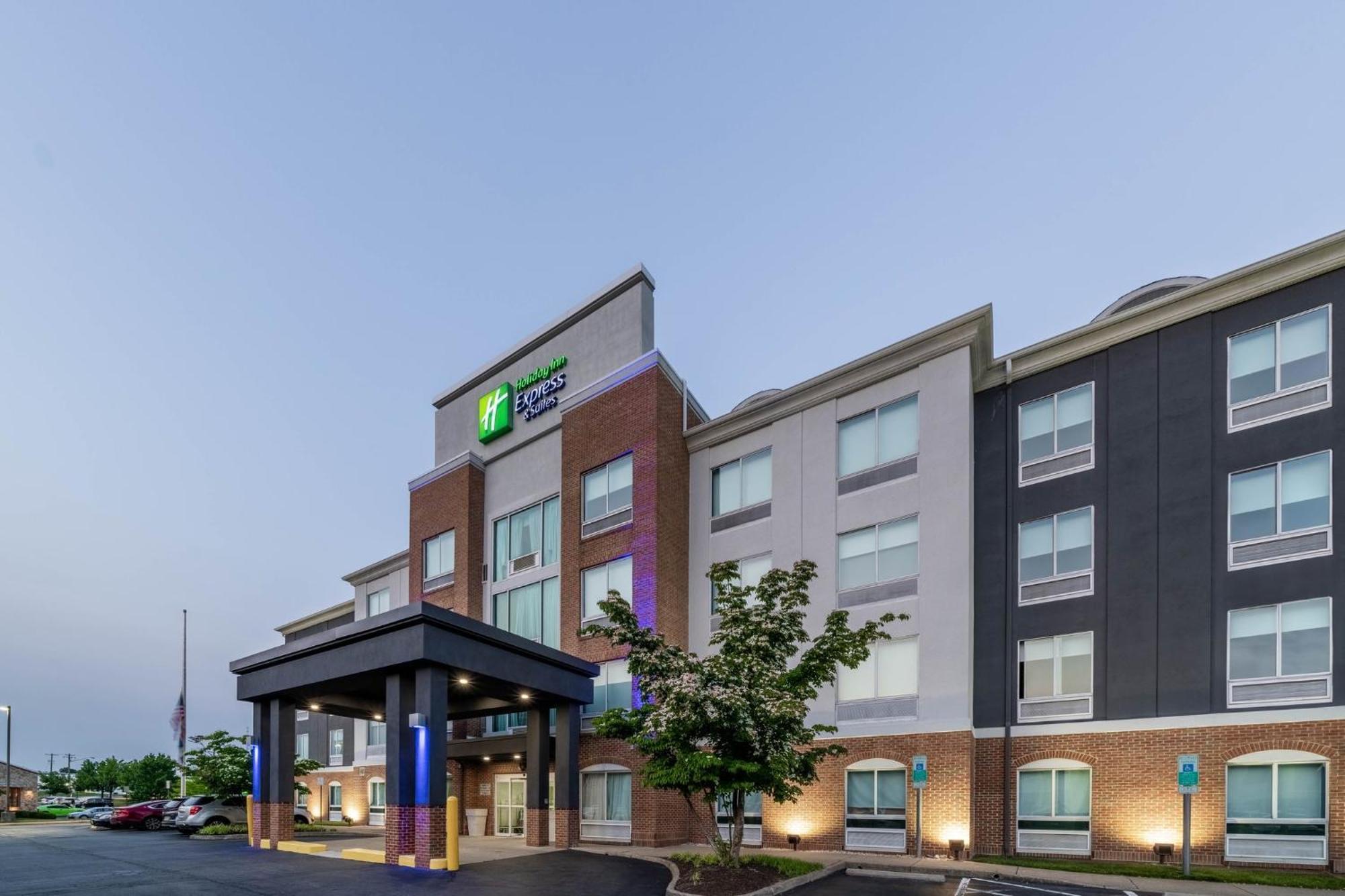 Holiday Inn Express Hotel & Suites Woodbridge, An Ihg Hotel מראה חיצוני תמונה